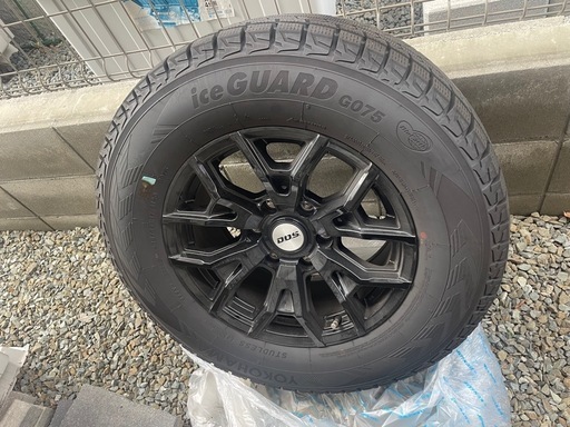 ランドクルーザープラド スタッドレスタイヤホイール4本セット