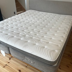 配送格安9/25まで！クイーンベット(フレーム,マットレス,パットカバー)