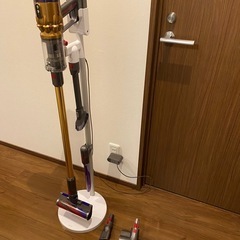 ダイソン掃除機2021年製＋スタンド