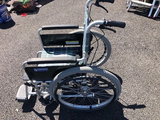 車椅子23 引き取り限定 未使用 自走用 車椅子 背張調整 安全ベルト付き