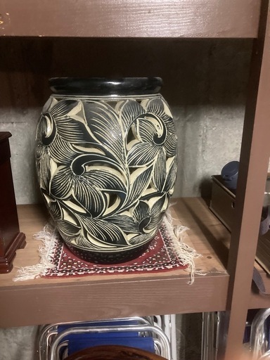 信楽焼　透かし彫り　壺