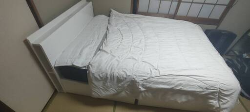 ダブルベット一式セット 13万円分（フレーム、マットレス、タオルケット、掛け布団、春用シーツ、夏用シーツ、冬用シーツ、冬用掛け布団カバー）