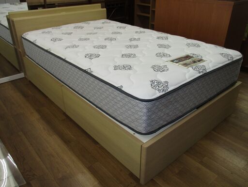 R404 NITORI セミダブルベッド、Sealyマットレスセット、幅122cm Used・キレイ