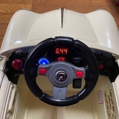 ラジコンカー　結婚式のリングガール、リングボーイに使えます。花飾り付き！自走も可能