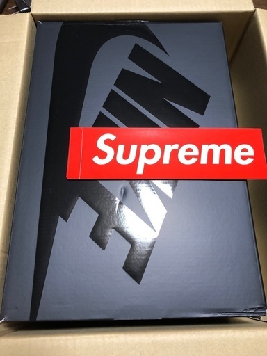 Supreme × Nike Air Force 1 Mid \