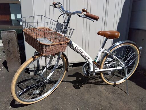 美品　自転車 24インチ 6段変速 ライト付き カゴ付き 6段切り替え　後輪ロック付き