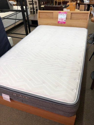 【店頭受け渡し】（266）ニトリ　セミダブルベッド　中古品