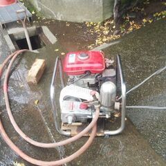 動力噴霧器！古いけど調子抜群！