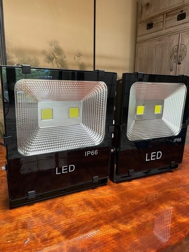【送料無料】LEDライト IP66 投光器