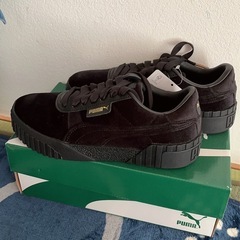 新品PUMA CALIベロアウィメンズ スニーカー