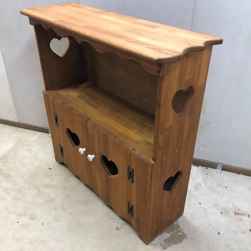 ハンドメイドハートのカップボードカントリー家具