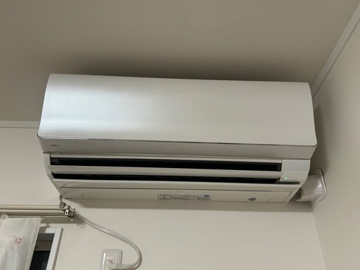 富士通　中古エアコン　2013年製 7kw 23畳用〜9/6まで