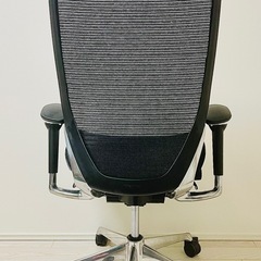 2019年製　オカムラ　バロンチェア　CP87AR-FDH1