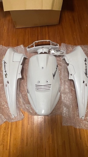 アドレスV100  CE13A新品外装　\n