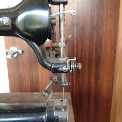 左型のミシン　レザークラフト用　手回し　実働