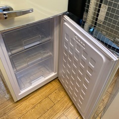 値下げしました！🛼レトロ感👒IRISOHYAMA 130L冷蔵庫 2021年製 2ドア1人暮らし 幅48cm オーヤマ　NO.3489