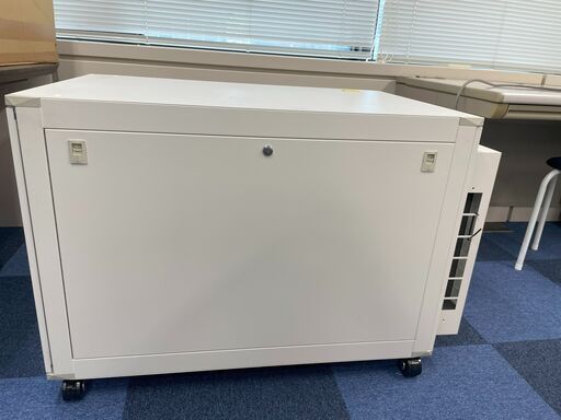 限定1台！静岡駅近好物件！！！【中古美品】オフィスサーバーラック格安お譲りします。19インチ12U