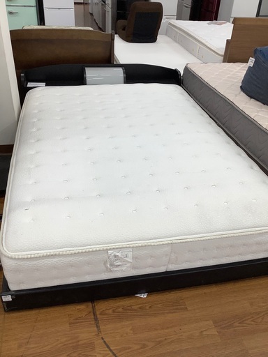 ダブルベッド　ロータイプ　Nスリープマットレス付　16,500円