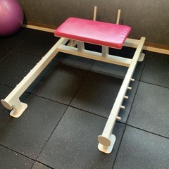 ヒップスラストベンチ　ヒップアップ