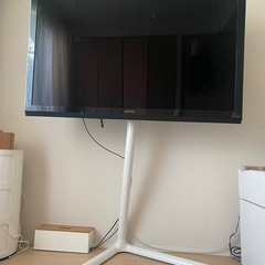 東芝47型テレビ【HDD内蔵】　　テレビスタンド付き