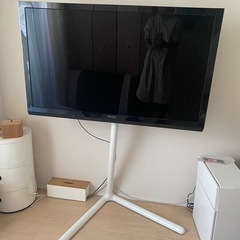 東芝47型テレビ【HDD内蔵】　　テレビスタンド付き