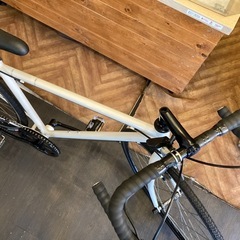 【前後タイヤ・チューブ新品！】7段変速　700×28cロードバイク　ホワイト