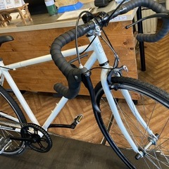 【前後タイヤ・チューブ新品！】7段変速　700×28cロードバイク　ホワイト