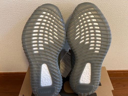 新品 yeezy boost 350v2