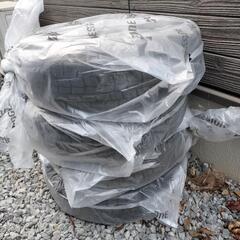 取引中　スタッドレスタイヤ