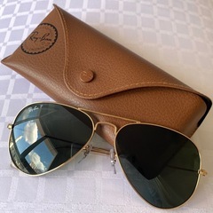 【新品】　RayBan レイバン　深緑色　ポーラー　サングラス　ユニセックス 新品】 RayBan レイバン 深緑色 ポーラー サングラス ユニセックス