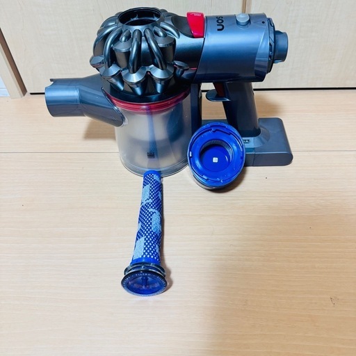 【美品】フィルターまだ綺麗！ dyson  ダイソン V8 SLIM 本体のみ！