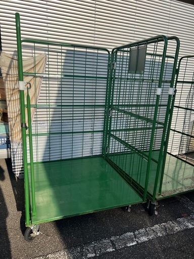 コンテナ台車　　荷物運びや保管に