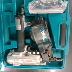 【中古】makita マキタ エア釘打 AN504 下地専用 エア 釘打ち ケース