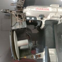 【中古】makita マキタ エア釘打 AN504 下地専用 エア 釘打ち ケース