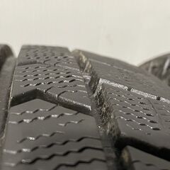 DUNLOP WINTER MAXX WM02 195/65R15 15インチ スタッドレス 4本 22年製 バリ溝 プリウス ヴォクシー ノア等　(KTA019) クレジットカード QRコード決済可能