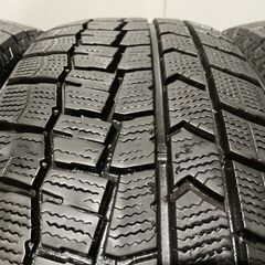DUNLOP WINTER MAXX WM02 195/65R15 15インチ スタッドレス 4本 22年製 バリ溝 プリウス ヴォクシー ノア等　(KTA019) クレジットカード QRコード決済可能