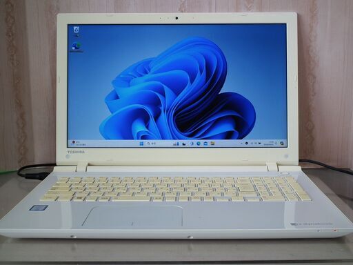 【東芝Dynabook Ｔ５５／ＵＷ SSD250GB搭載WIN11Home/Core-i3/ﾒﾓﾘ8GB/Office365】
