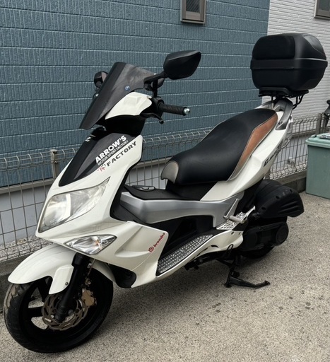 【受け渡し完了】　バイク　PGO   G-MAX200cc  カスタム　社外マフラー　LEDライト　BOX付き