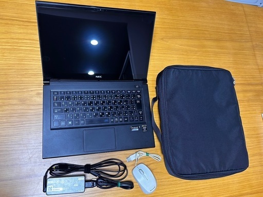 ノートパソコン　タッチパネル搭載　付属品込み