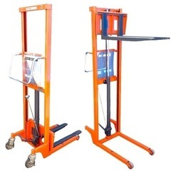 ○ゴールドリフター 150kg フォーク高さ 約60mm〜1490mm 長さ 約690mm