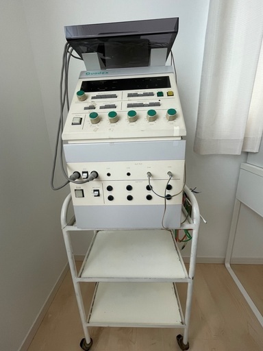 【最終値下げ】低周波鍼通電機　平和電子工業　【Quadex QT-22】