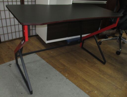 R672 Cubicubi ゲーミングテーブル パソコンデスク ゲーマー向き デスク Used・美品