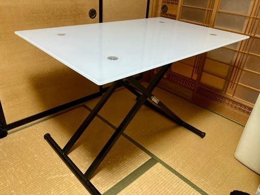 ⭐️ニトリ昇降式ガラステーブル⭐️