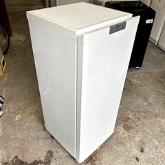 札幌市内配送可 12年製 三菱電機 MITSUBISHI 121L 冷凍庫 冷凍ストッカー MF-U12T-W 右開き 札幌市内配送可 12年製 三菱電機 MITSUBISHI 121L 冷凍庫 冷凍