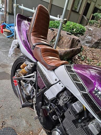 xjr400 4hm 30cm　三段シート　チョビ三段