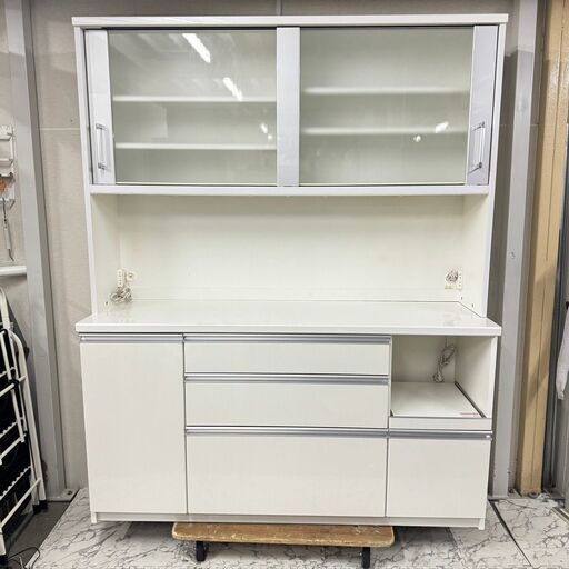 19527  NITORI 2枚ガラス扉キッチンボード　幅160   ◆大阪市内・東大阪市他 6,000円以上ご購入で無料配達いたします！◆ ※京都・高槻・枚方方面◆神戸・西宮・尼崎方面◆生駒方面、大阪南部方面　それぞれ条件付き無料配送あり！