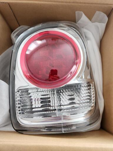 ムーヴキャンバス　L800用　テール　右