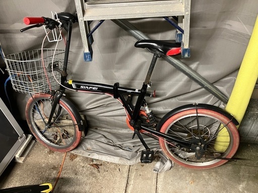 折り畳み自転車　サスペンション付き