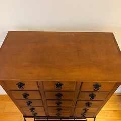 【GO-169】薬棚 タンス 小物入れ 引き出し 15杯 脚付 収納家具 昭和レトロ アンティーク ヴィンテージ