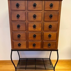 【GO-169】薬棚 タンス 小物入れ 引き出し 15杯 脚付 収納家具 昭和レトロ アンティーク ヴィンテージ
